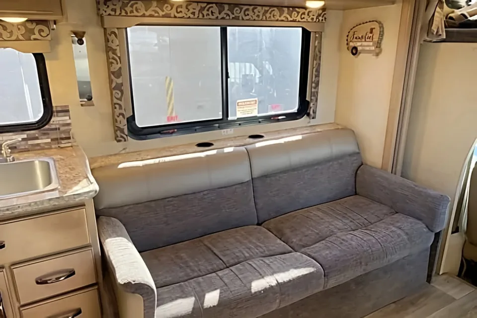 [41] Stress Free RVs - 2021 - Thor Motorcoach - Four Winds - 30D