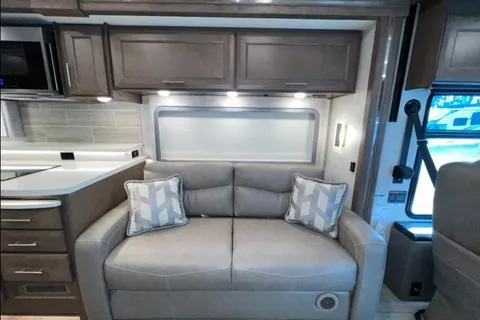 Elegant RV Rentals - Luxury on Wheels a 5 Star Experience