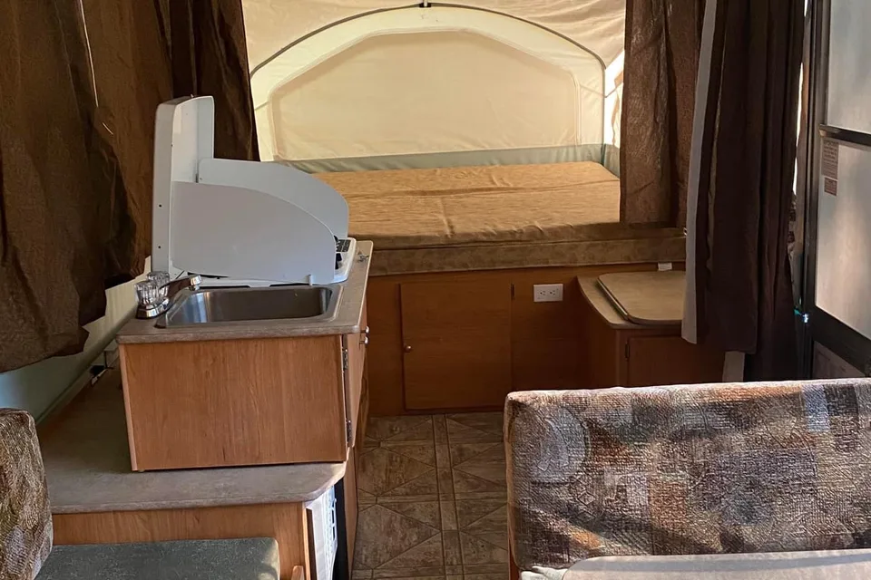 24 Ft Tent Trailer -Family and Pet Friendly