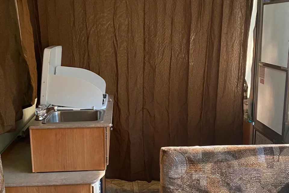 24 Ft Tent Trailer -Family and Pet Friendly