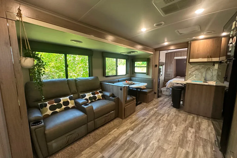 Leisure Seeker-The Imagine 2800BH (Bunk House) by Grand Design