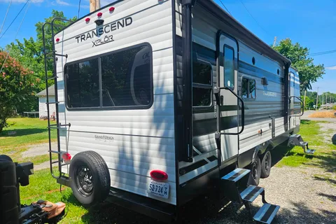 Happy Camper RV – 2022 Grand Design Transcend Xplor | Cozy & Clean, Sleeps 4
