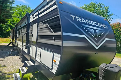 Happy Camper RV – 2022 Grand Design Transcend Xplor | Cozy & Clean, Sleeps 4