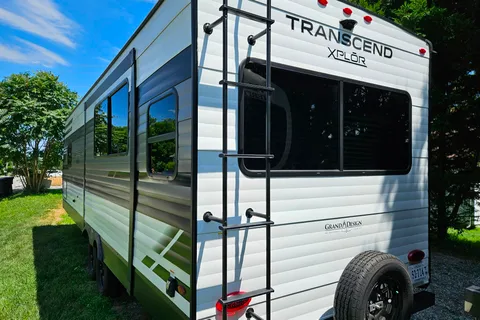 Happy Camper RV – 2022 Grand Design Transcend Xplor | Cozy & Clean, Sleeps 4