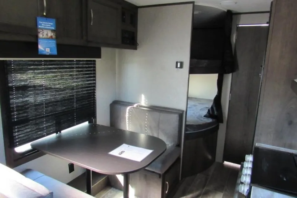 Rive-Sud Jayco couche 10 personnes 26 pieds