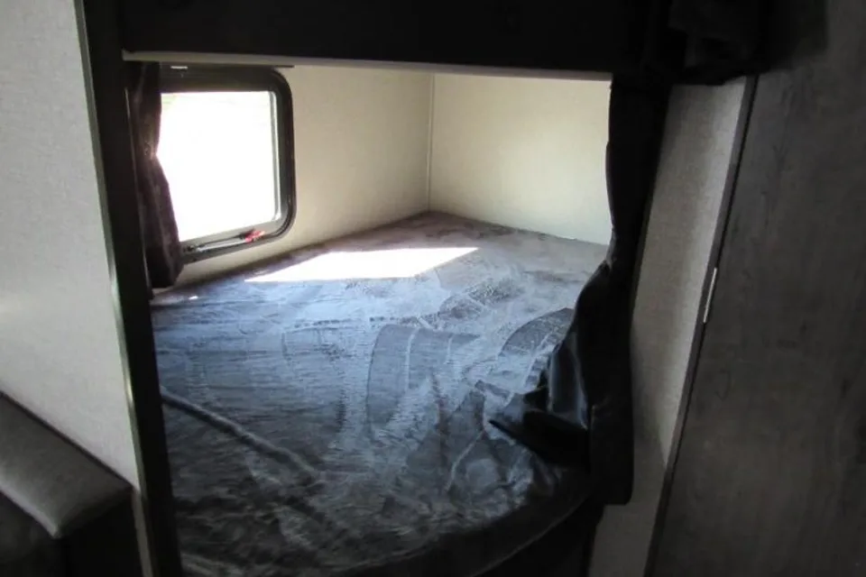 Rive-Sud Jayco couche 10 personnes 26 pieds