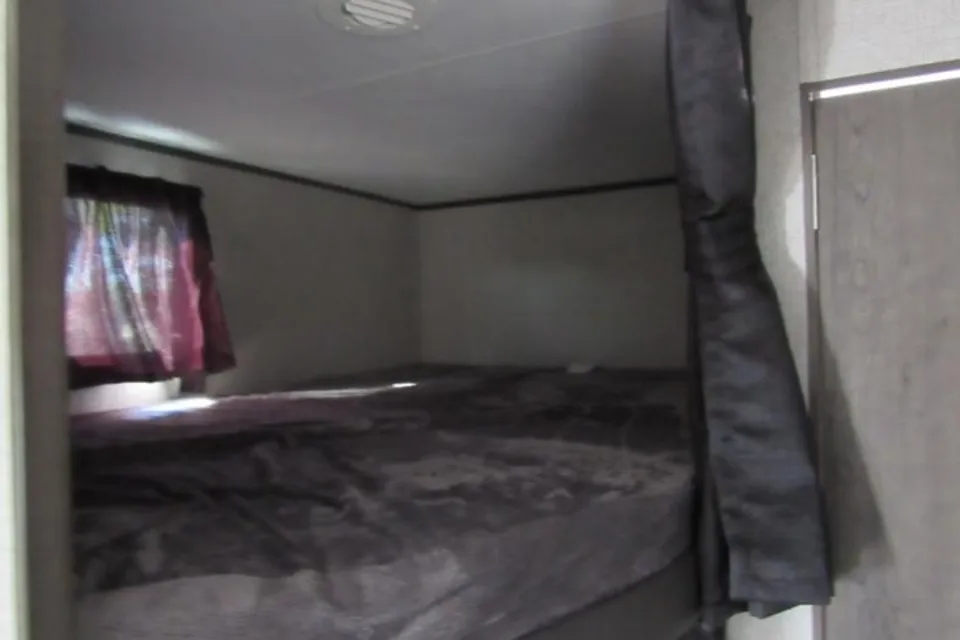 Rive-Sud Jayco couche 10 personnes 26 pieds