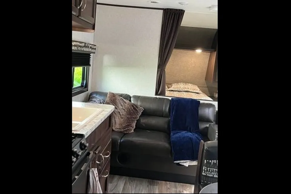 Rive-Sud Jayco couche 10 personnes 26 pieds