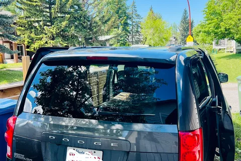 Dodge Grand Caravan (2 sleeps) Park pass+Airport pick up