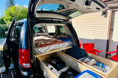 Dodge Grand Caravan (2 sleeps) Park pass+Airport pick up