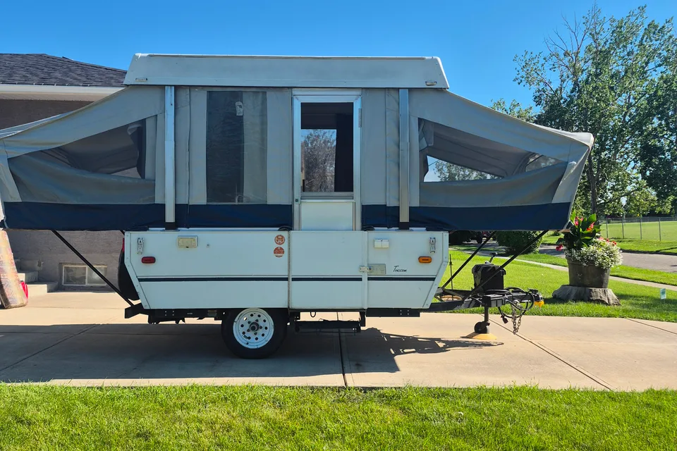 Joe's Fleetwood Tucson Tent Trailer