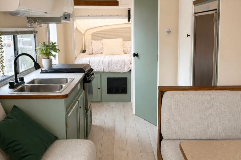 R-Vision Hybrid Cozy Cruiser