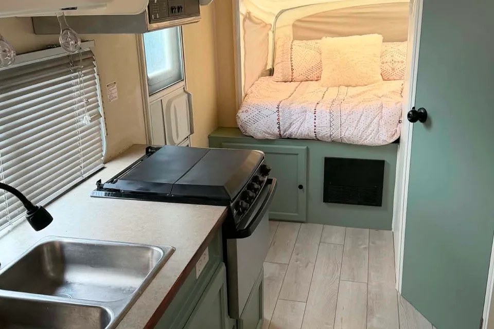 R-Vision Hybrid Cozy Cruiser