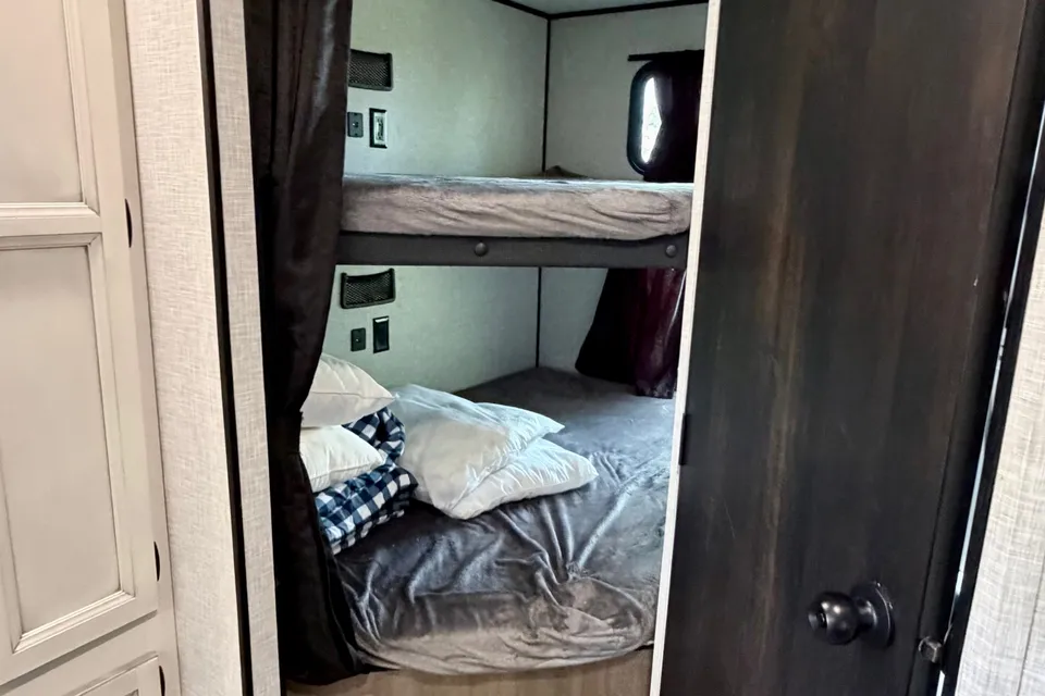 Kelsey’s Jayco Open Range 26BHS Travel Trailer