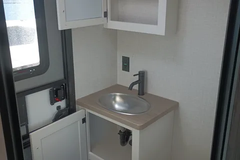 Tate and Allison's Venture SportsTrek Touring Edition Travel Trailer