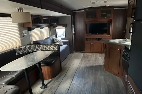 Pet Friendly 2016 Wilderness by Heartland bumper pull camper