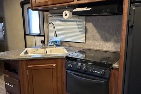 Pet Friendly 2016 Wilderness by Heartland bumper pull camper
