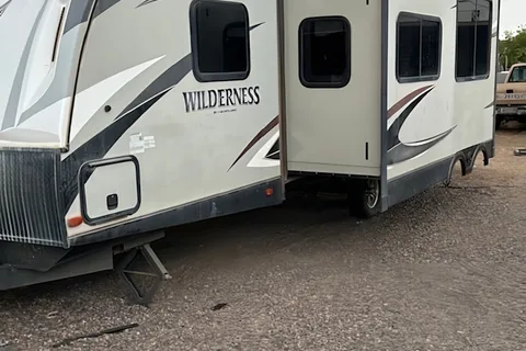 Pet Friendly 2016 Wilderness by Heartland bumper pull camper