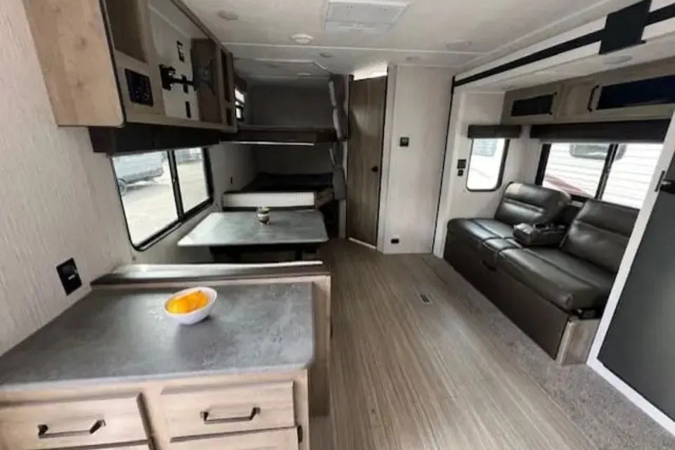 John's Forest River PUT25BHSC-425 Travel Trailer