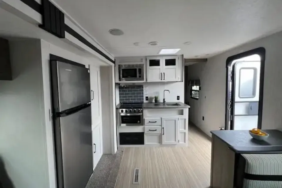 John's Forest River PUT25BHSC-425 Travel Trailer
