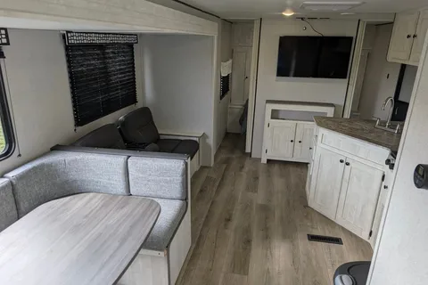 2024 Coachmen i-5 Edition; Sleeps 8
