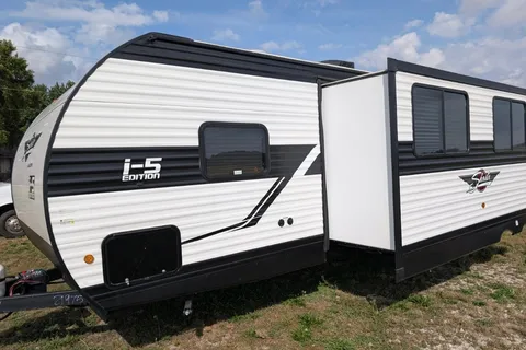 2024 Coachmen i-5 Edition; Sleeps 8