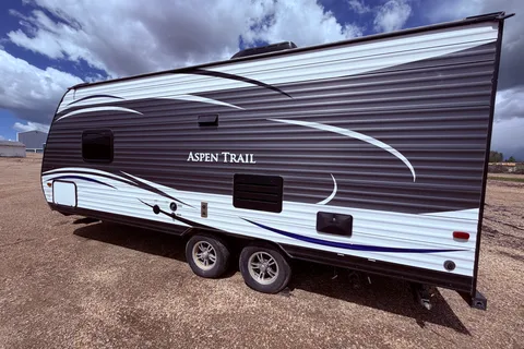 05 - 2019 - ASPEN TRAIL - 4100lbs - SLEEPS 4