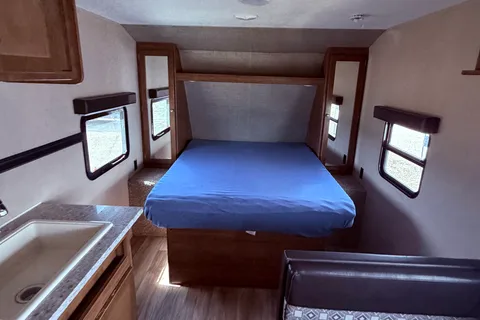 05 - 2019 - ASPEN TRAIL - 4100lbs - SLEEPS 4