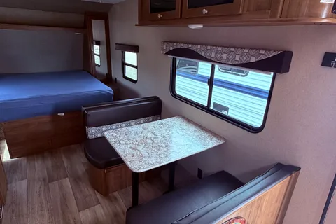 05 - 2019 - ASPEN TRAIL - 4100lbs - SLEEPS 4