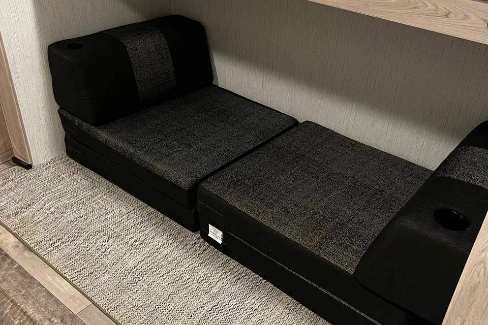 2022 Sundance 324BH: Family Luxury