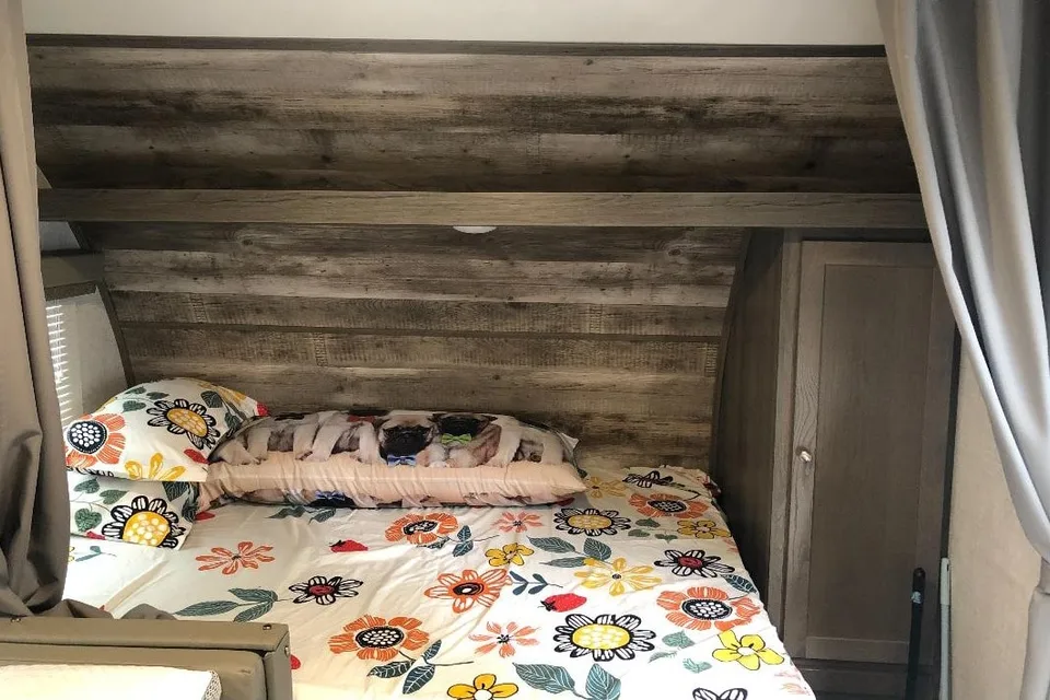 D&J (Dolly and Jay-ar) RV Rental