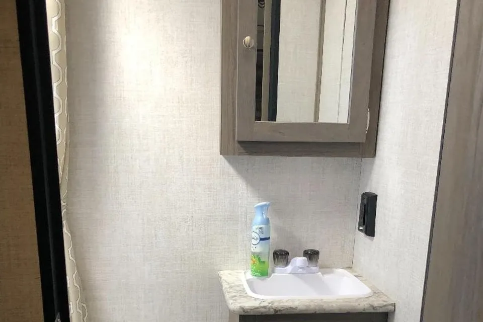 D&J (Dolly and Jay-ar) RV Rental