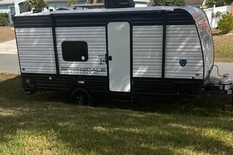 Victoria's Keystone Springdale 1700FQ Travel Trailer