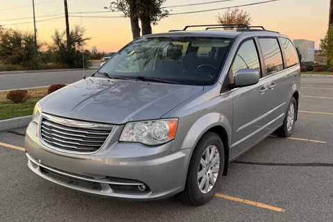 Minivan camper «Two On The Road»