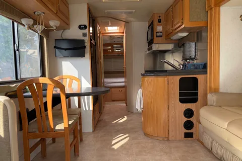 Ryker's Mint Airstream Land Yacht 30 Slide Class A