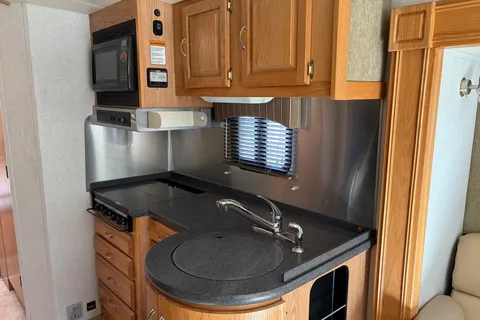 Ryker's Mint Airstream Land Yacht 30 Slide Class A