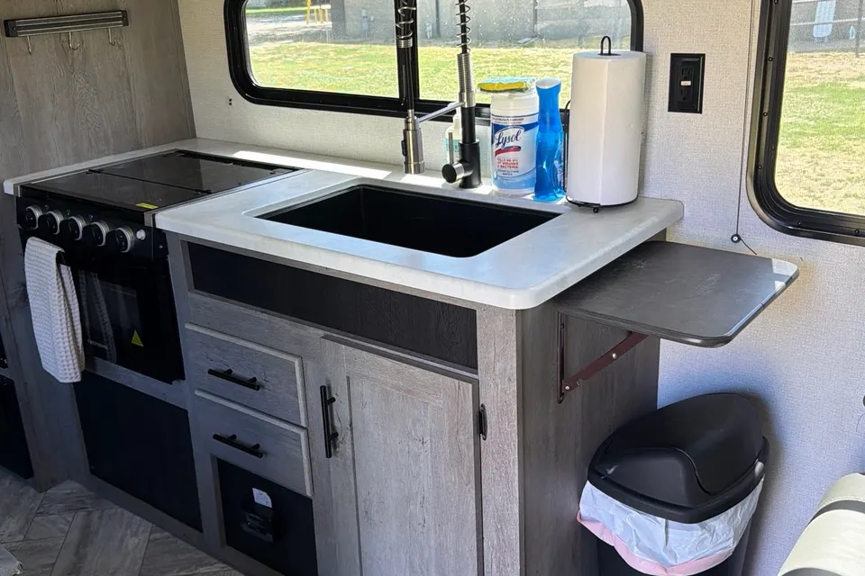 Stephanie's Keystone 260TBWE Travel Trailer