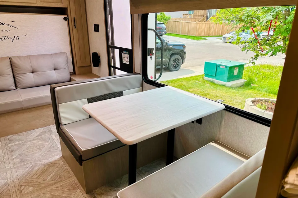 Mrs. GLAMPER "2024" Forest River SALEM Lightweight 7-SLEEP Travel Trailer