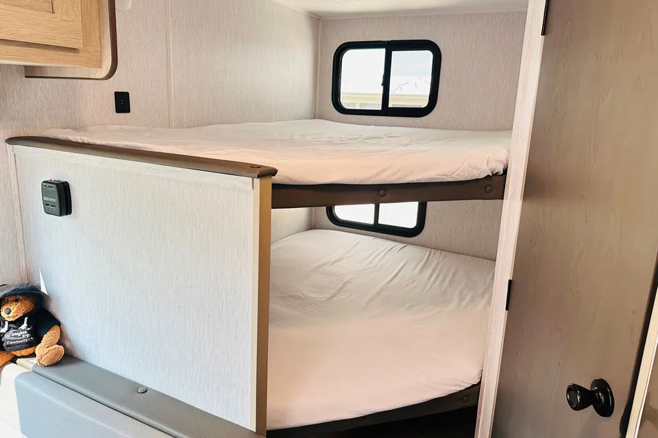 Mrs. GLAMPER "2024" Forest River SALEM Lightweight 7-SLEEP Travel Trailer