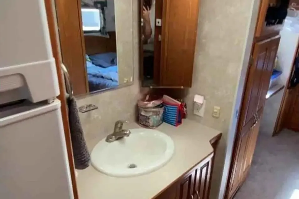 Albert's Coachmen Aurora Class A