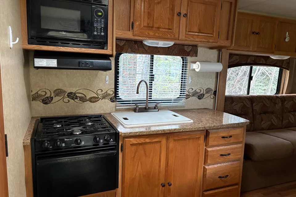 Chris's Coleman Lantern 240RB Travel Trailer