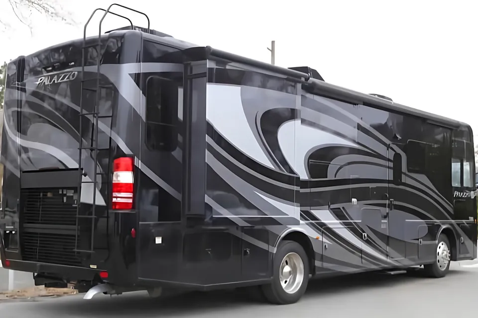 The Palazzo Royale – Luxury Diesel Class A
