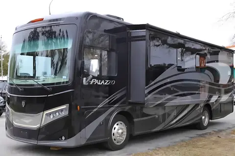 The Palazzo Royale – Luxury Diesel Class A