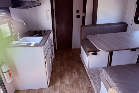Jobit 's Keystone Hideout Travel Trailer