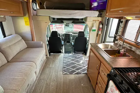 Fleetwood Quest 24L Class C