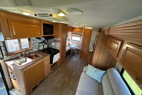 Fleetwood Quest 24L Class C