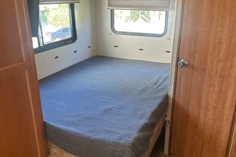 Fleetwood Quest 24L Class C