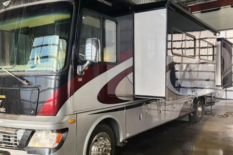 Jason's Fleetwood Bounder 36R Diesel Class A