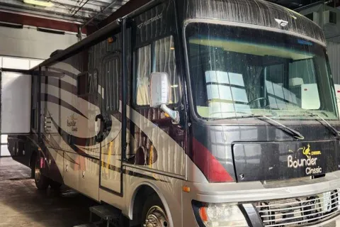 Jason's Fleetwood Bounder 36R Diesel Class A