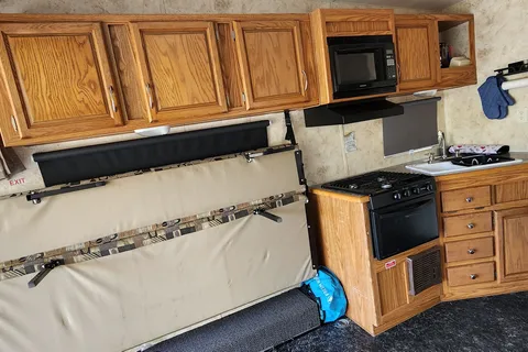 Jaime's Eclipse Attitude 21AK Toy Hauler